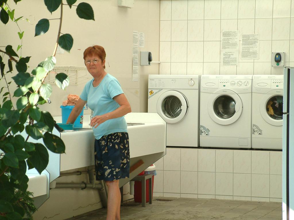 Zlatníky Camping Oase Praha酒店 外观 照片